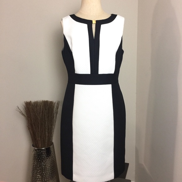Tahari Dresses & Skirts - Tahari Levine Black White sleeveless dress